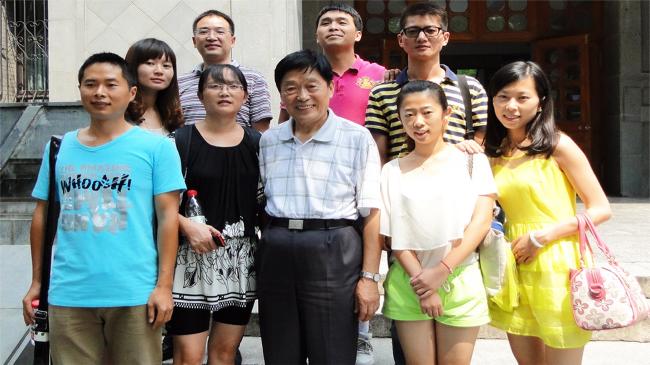 赵钰琳校长与学员合影 赵钰琳校长与学员合影